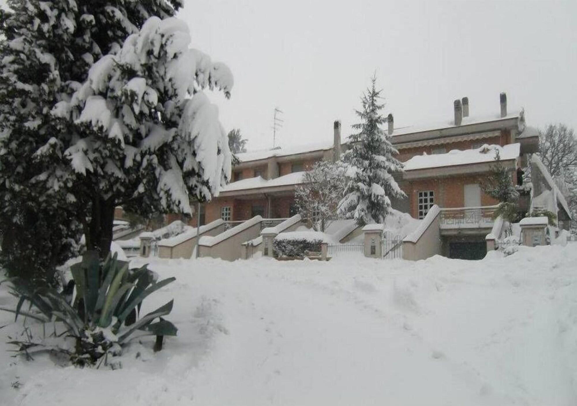 Vista Exterior Casa Claudia