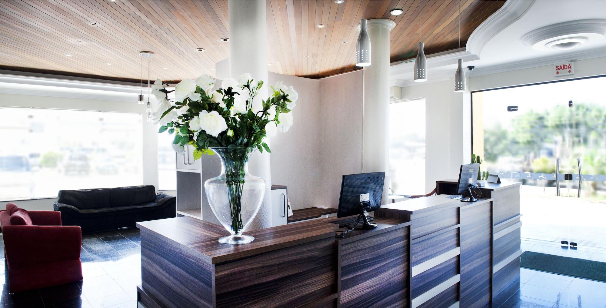 Vista Lobby Brivali Hotel e Eventos