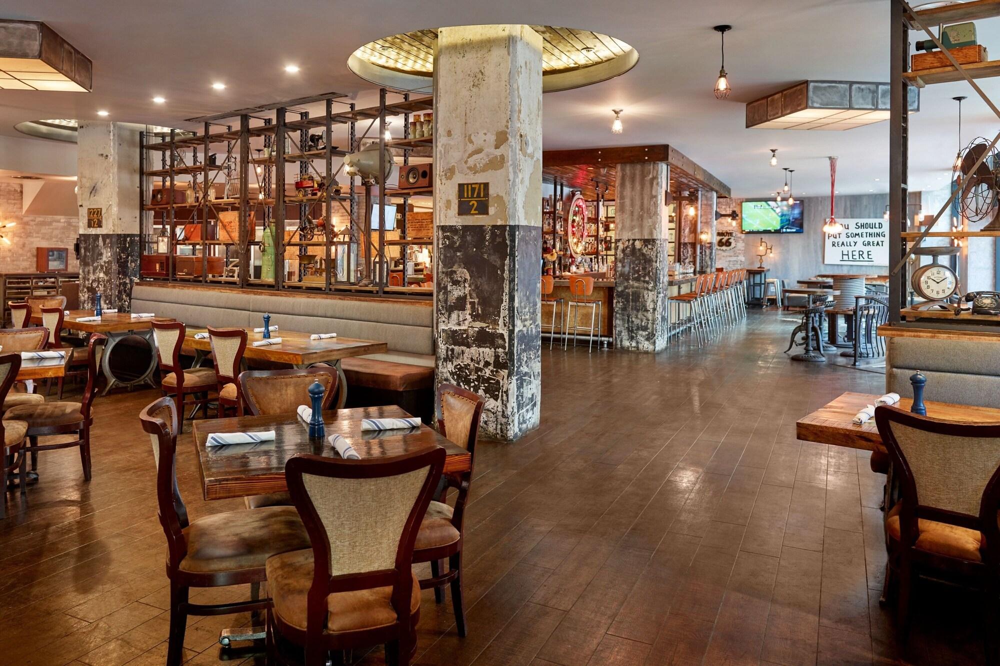 Restaurant Renaissance New Orleans Arts Warehouse District Hotel