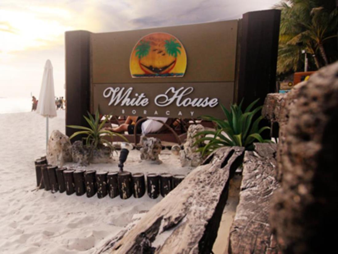 Vista Exterior White House Beach Resort
