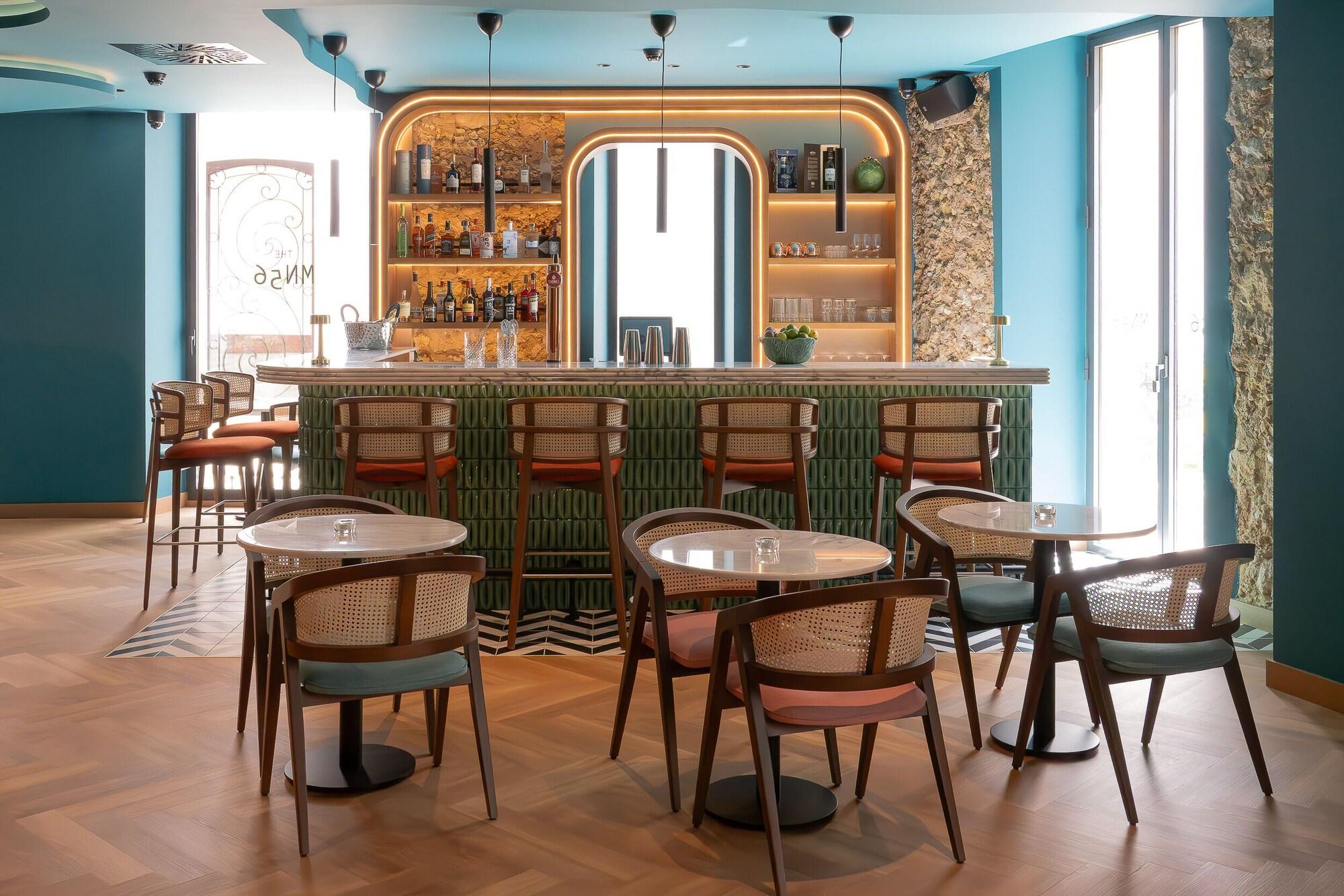 Bar/Salón The MN56 Hotel