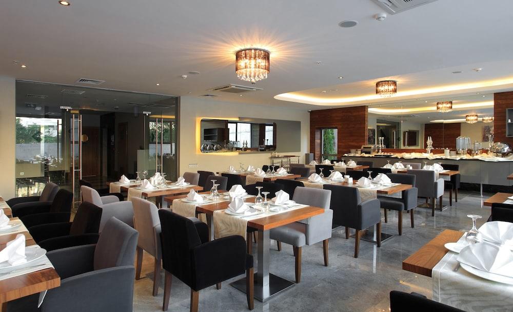 Restaurant Koru Hotel Cankaya
