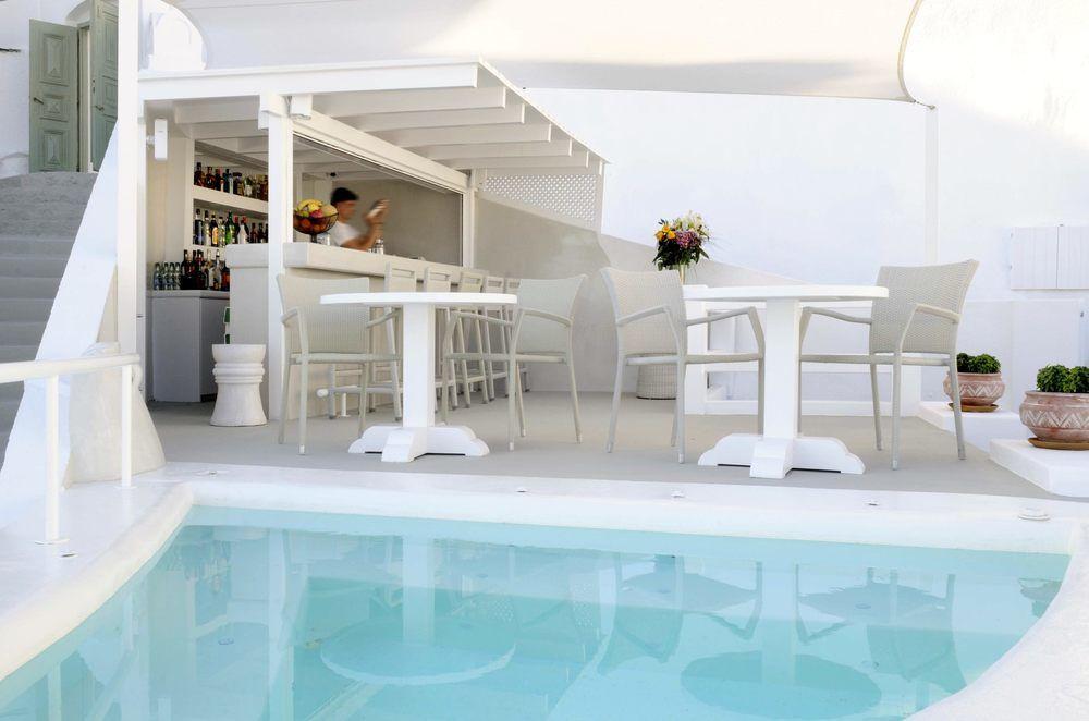 Bar/lounge Aqua Luxury Suites