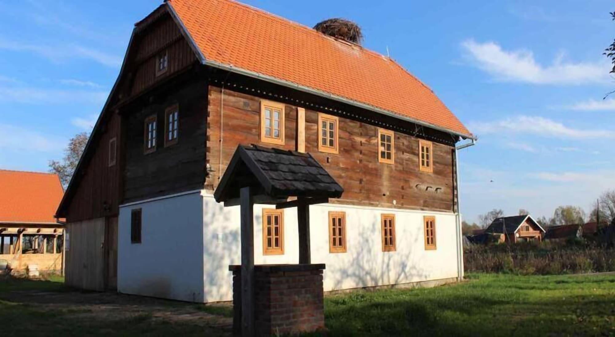 Varios Pension Tišina