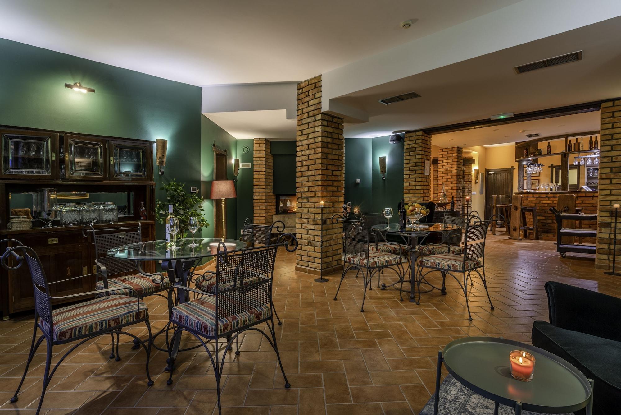 Bar/Salón Stupnički Dvori