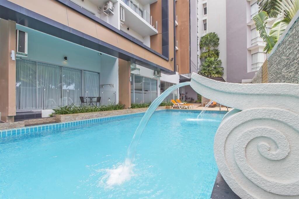 Vista Piscina Chic Condo Karon by RESAVA