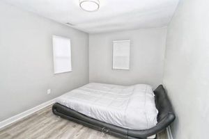 Alquiler Vacacional - Modern 3 bedroom house, quiet residential street.