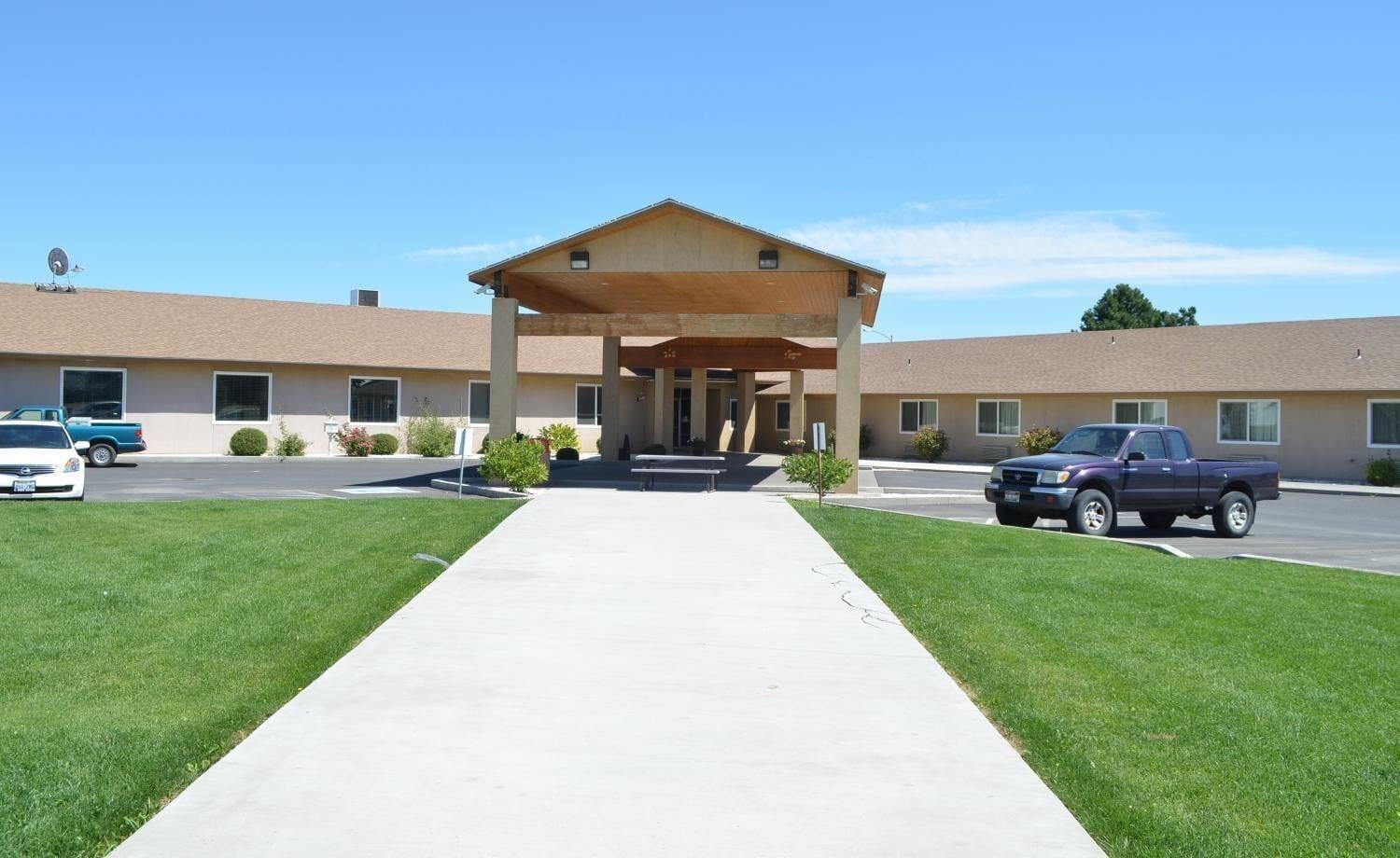 Vista Exterior Knights Inn Quincy