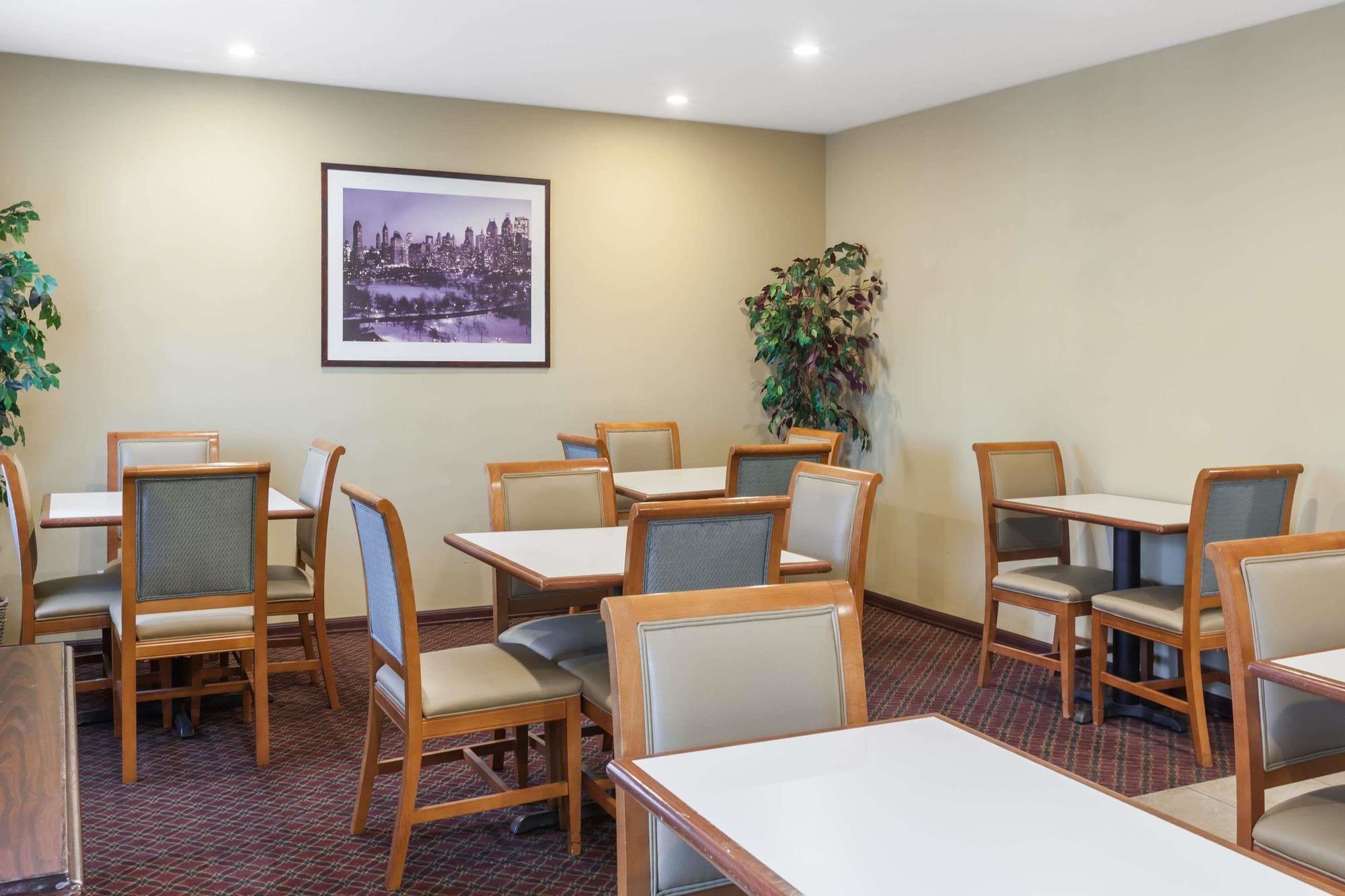 Comodidades del Alojamiento Travelodge Inn And Suites Albany