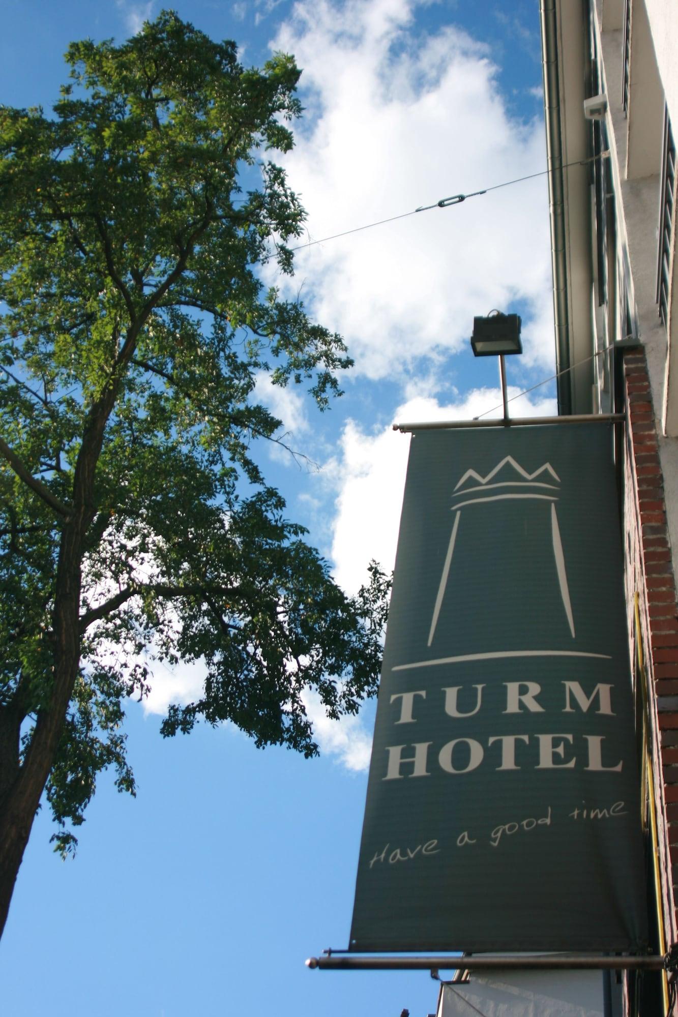 Vista Exterior Turm Hotel