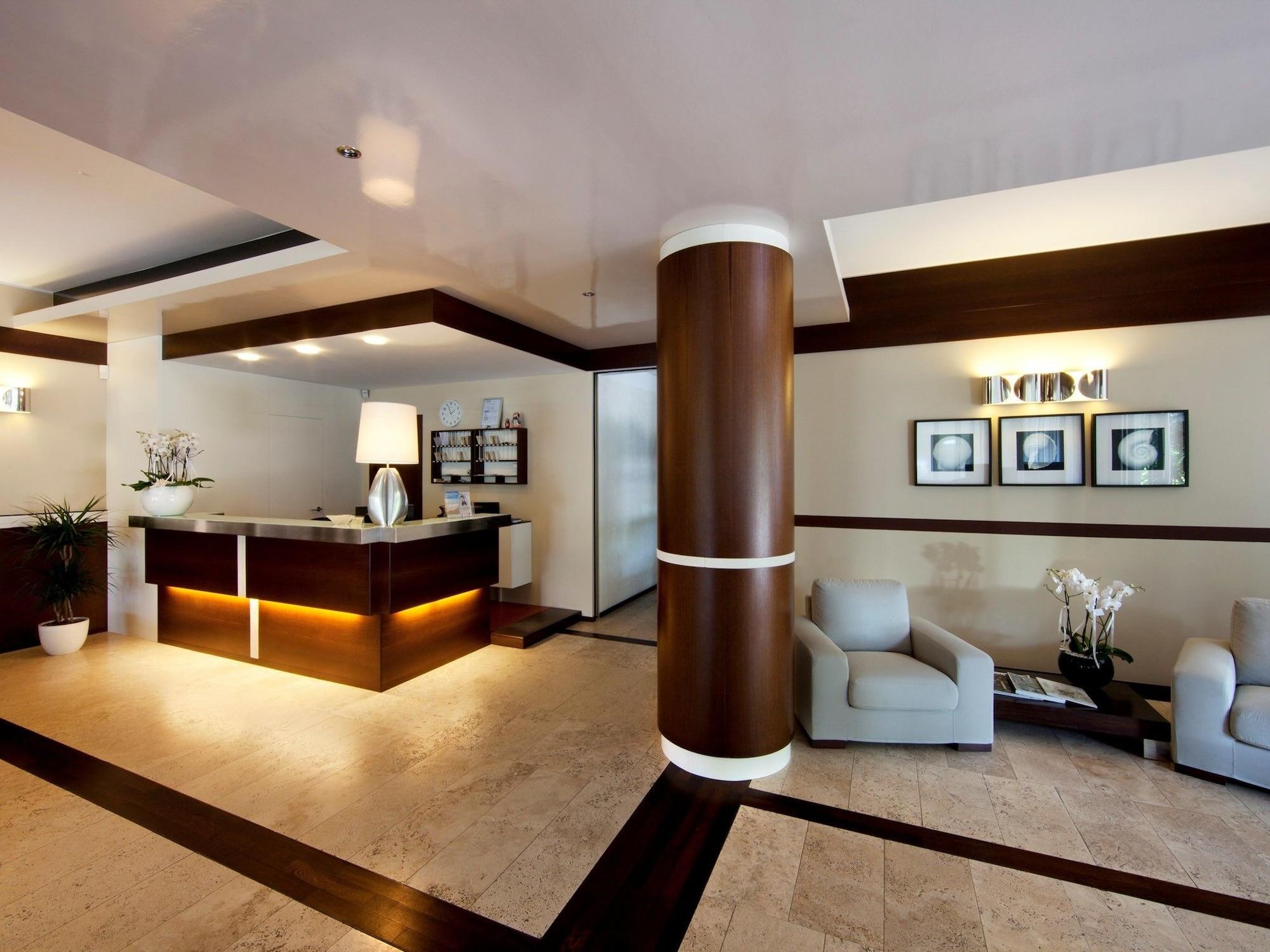 Vista Lobby Aparthotel la Pineta