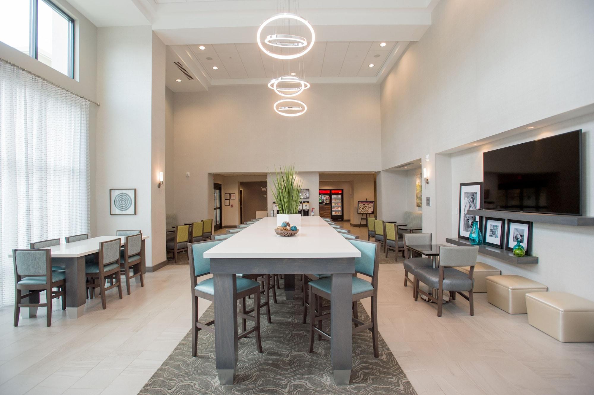 Vista Lobby Hampton Inn & Suites Snellville Atlanta NE