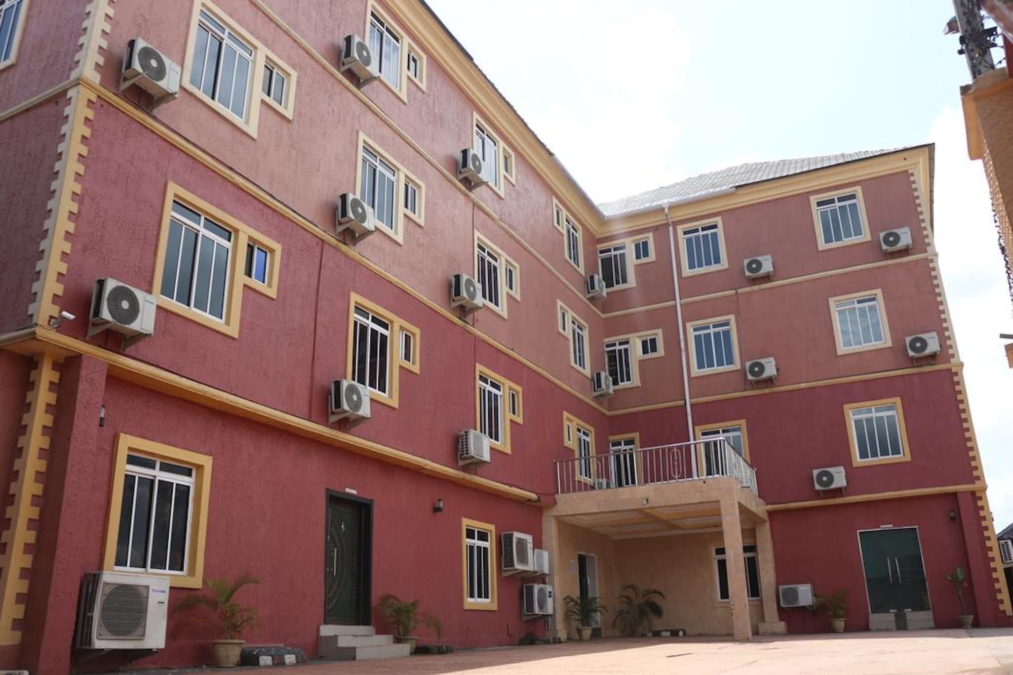 Vista Exterior Grand Decent Hotel and Suites
