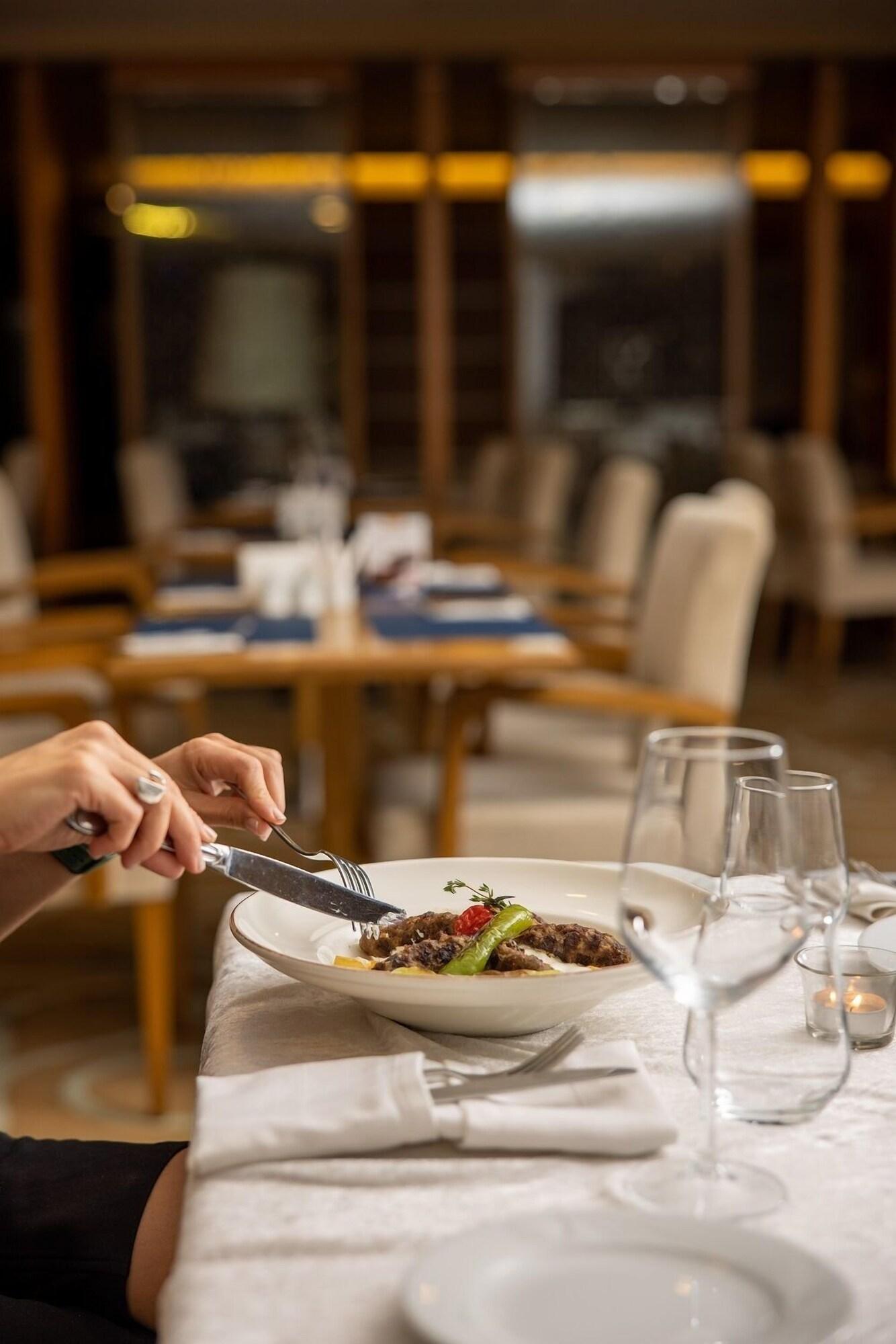 Restaurant Anemon Grand Adana Otel