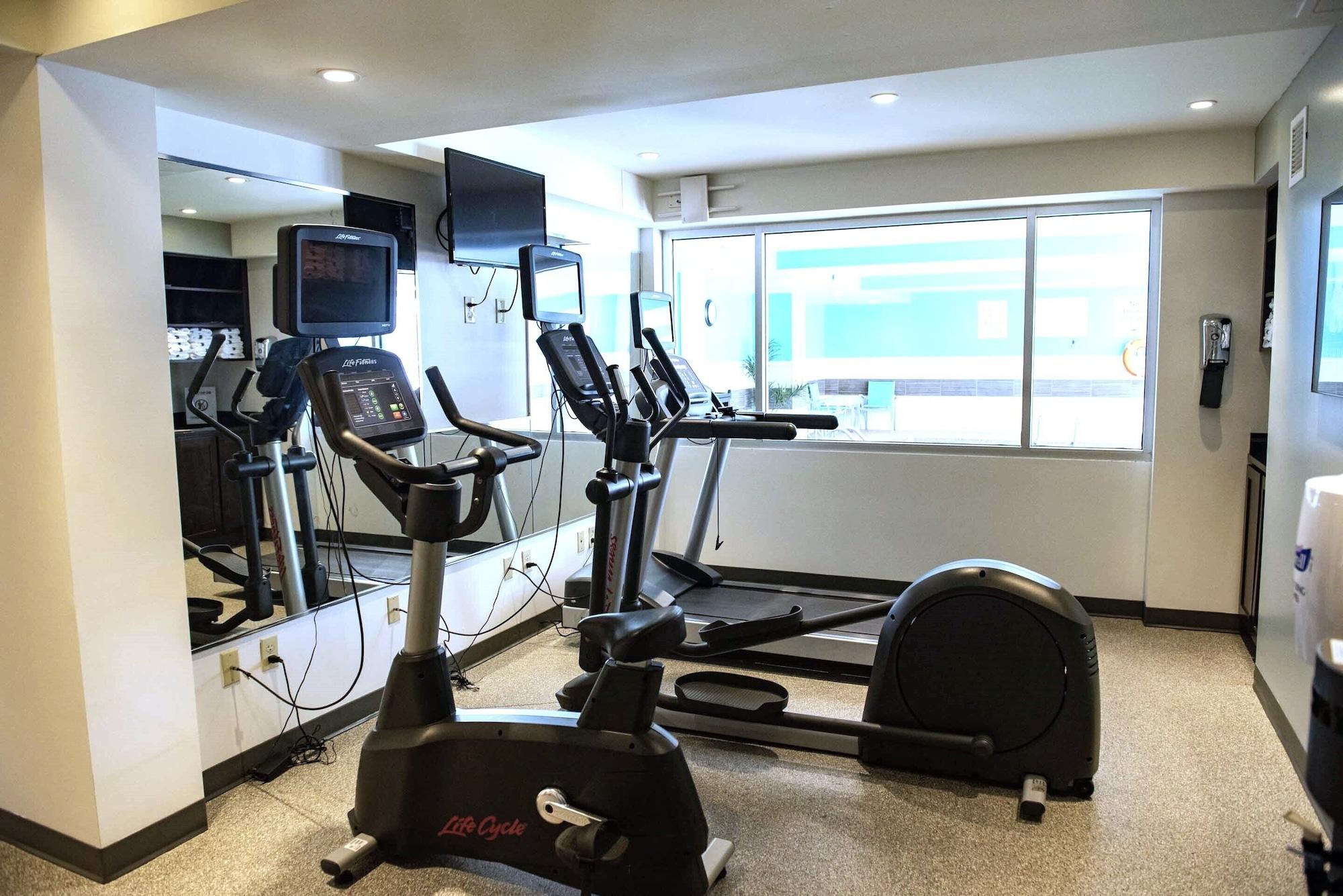 Gimnasio Keene Elm City Hotel, Ascend Hotel Collection