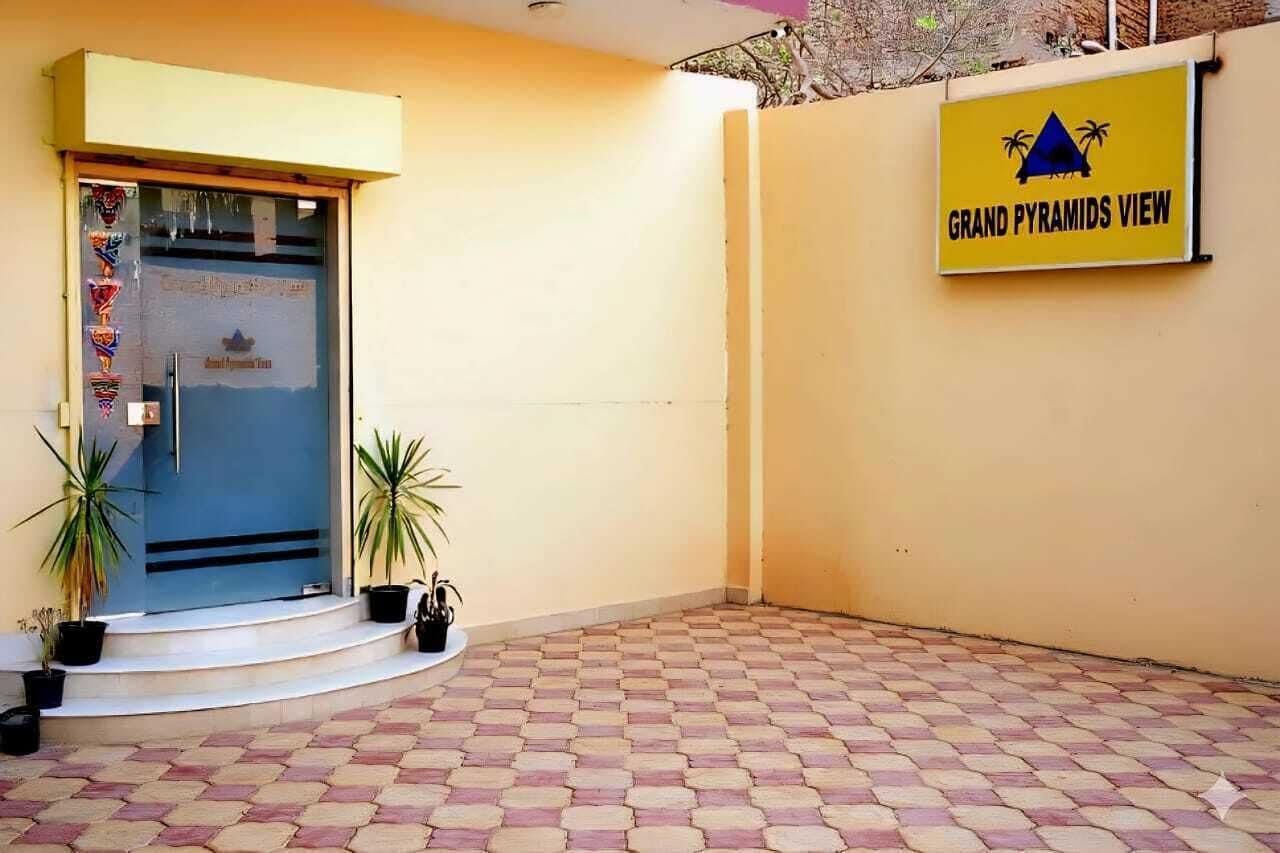 Vista Exterior The Great Golden Pyramid