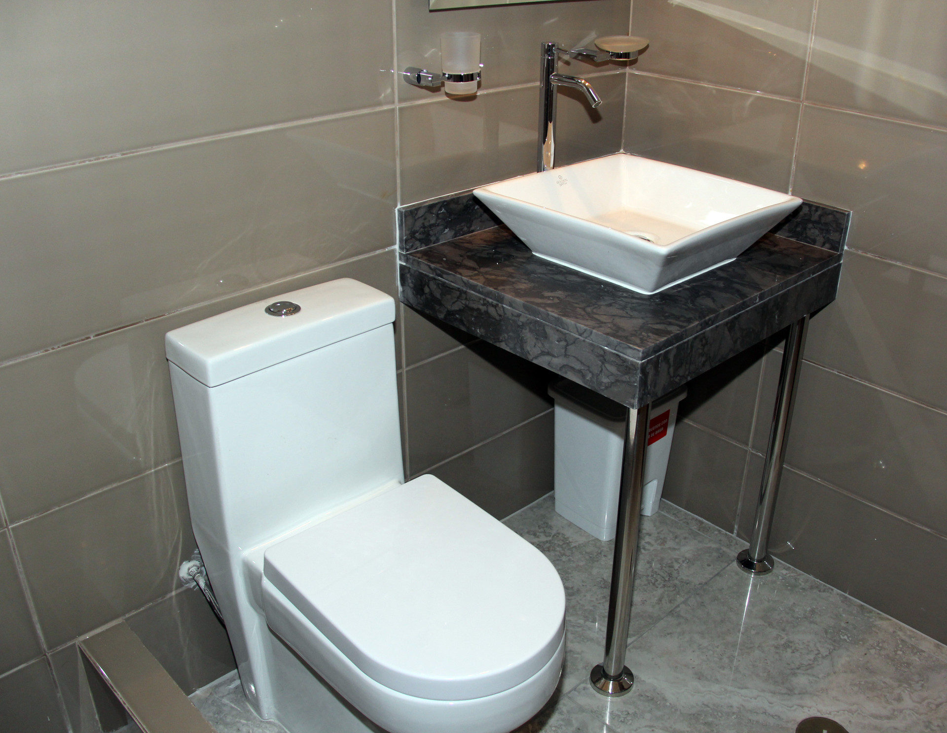 Equipamiento de Habitación Hostal Suizo Germán