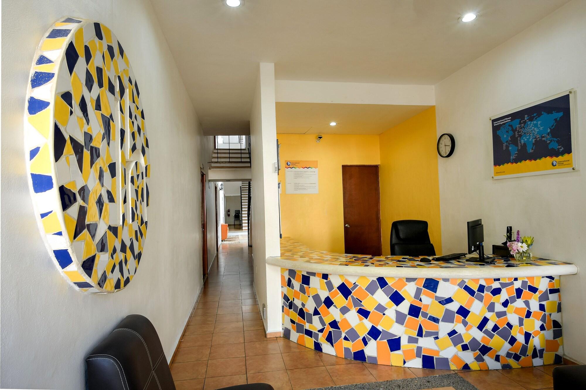 Vista Lobby Hotel International House