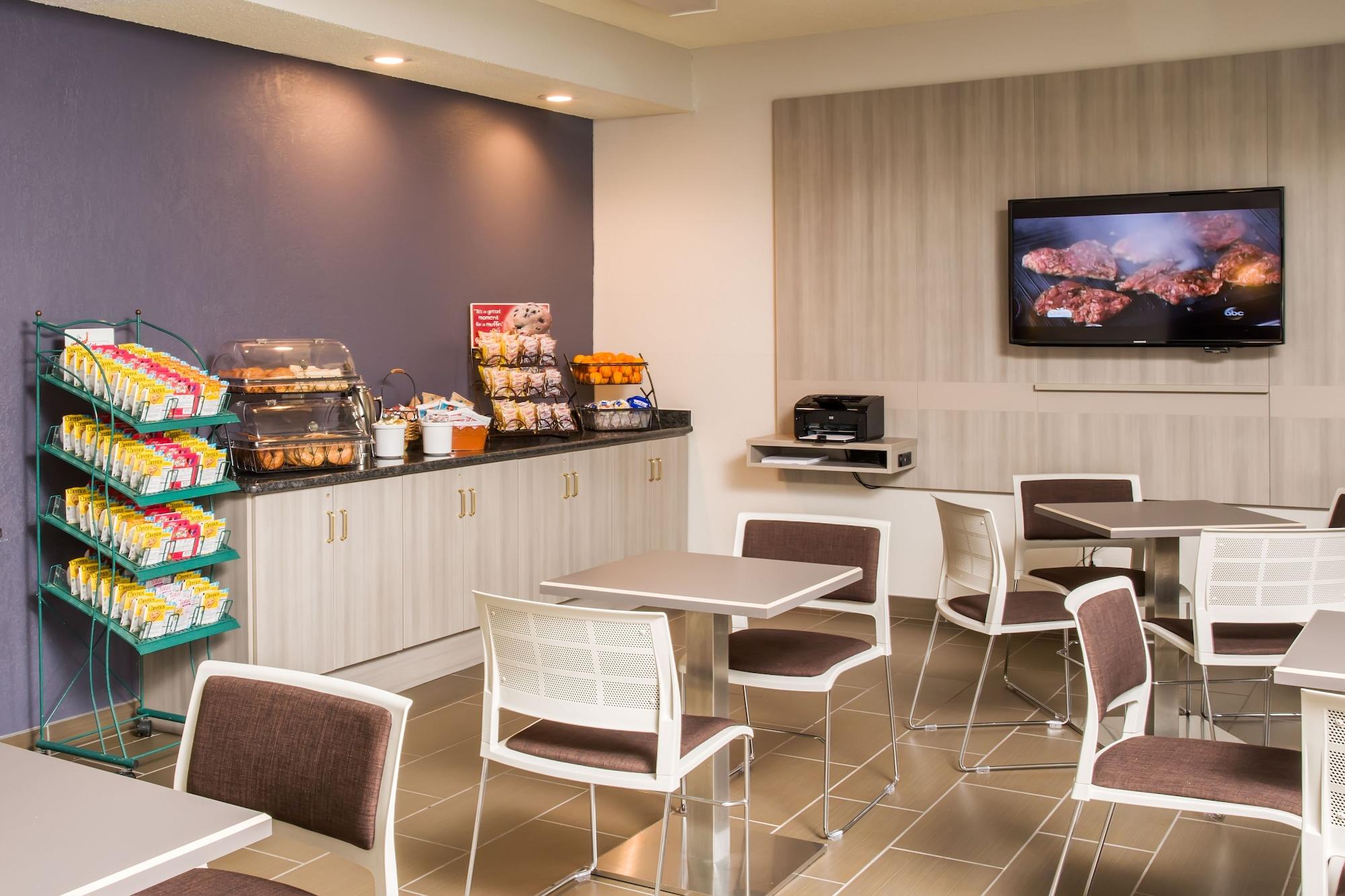 Restaurant Microtel Inn & Suites by Wyndham Leesburg/Mt Dora