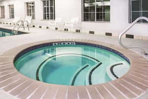 Alojamiento - La Quinta Inn & Suites by Wyndham San Antonio N Stone Oak