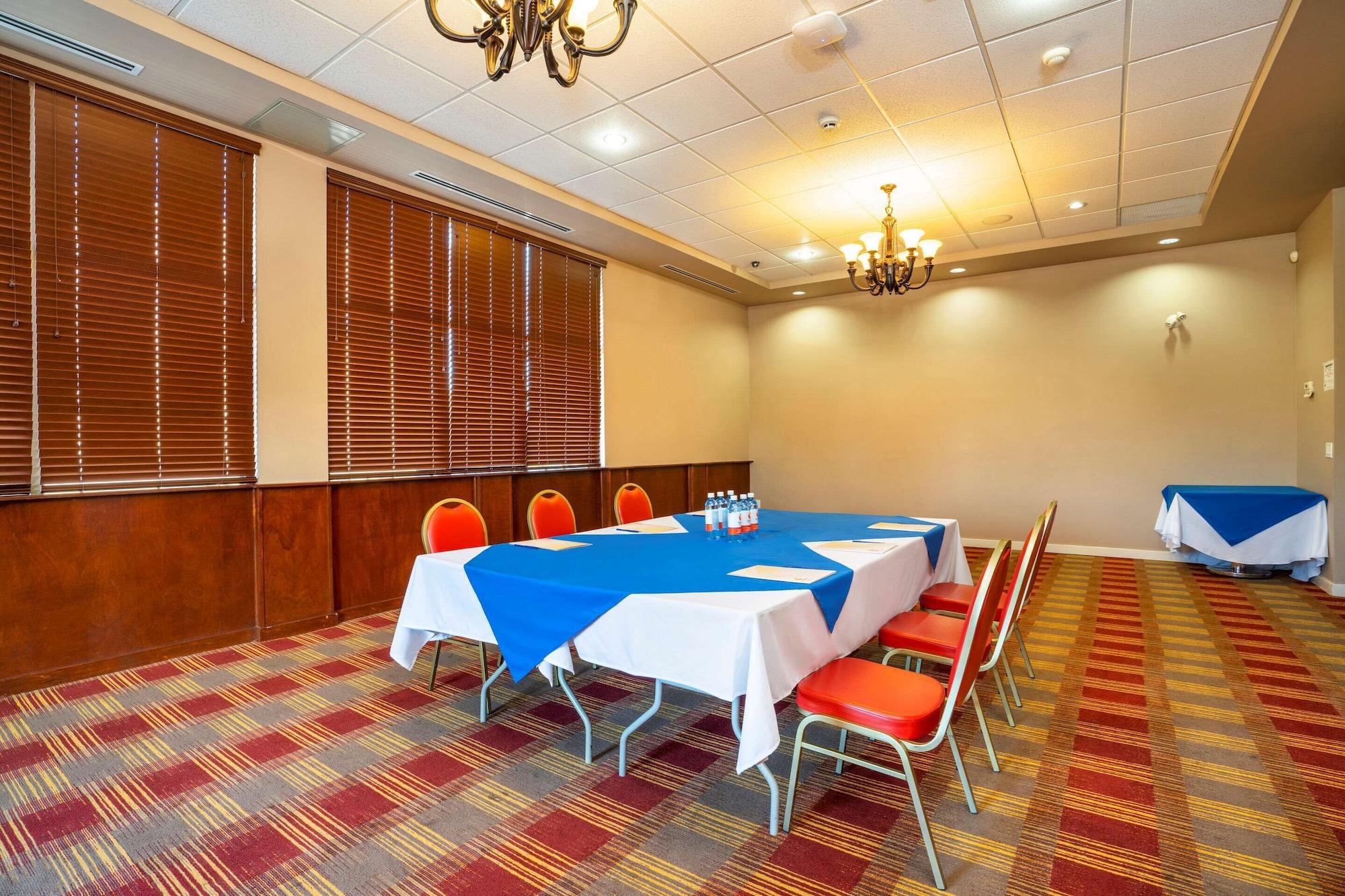 Sala de Reuniones Comfort Inn Surrey Hotel