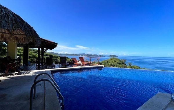 Beautiful Ocean front Villa with outstanding sunsets! Cook Service included!! - Hoteles mejor calificados en Potrero Guanacaste