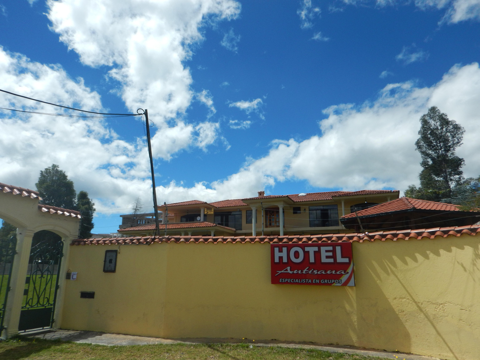 Vista Exterior Hotel Antisana II