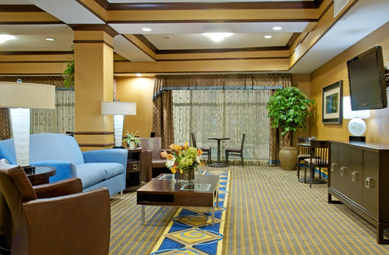 Comodidades do estabelecimento Holiday Inn Express & Suites Energy Corridor West Oaks