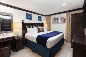 Alojamiento - Resort with outdoor pool and lazy river only steps from the beach!