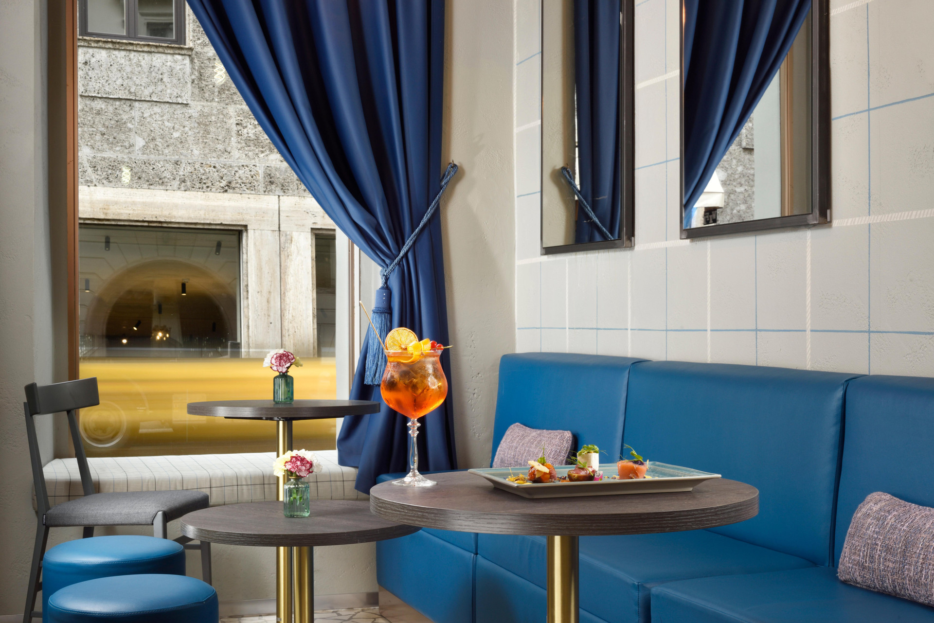 Vista Lobby Hotel Indigo Milan - Corso Monforte by IHG