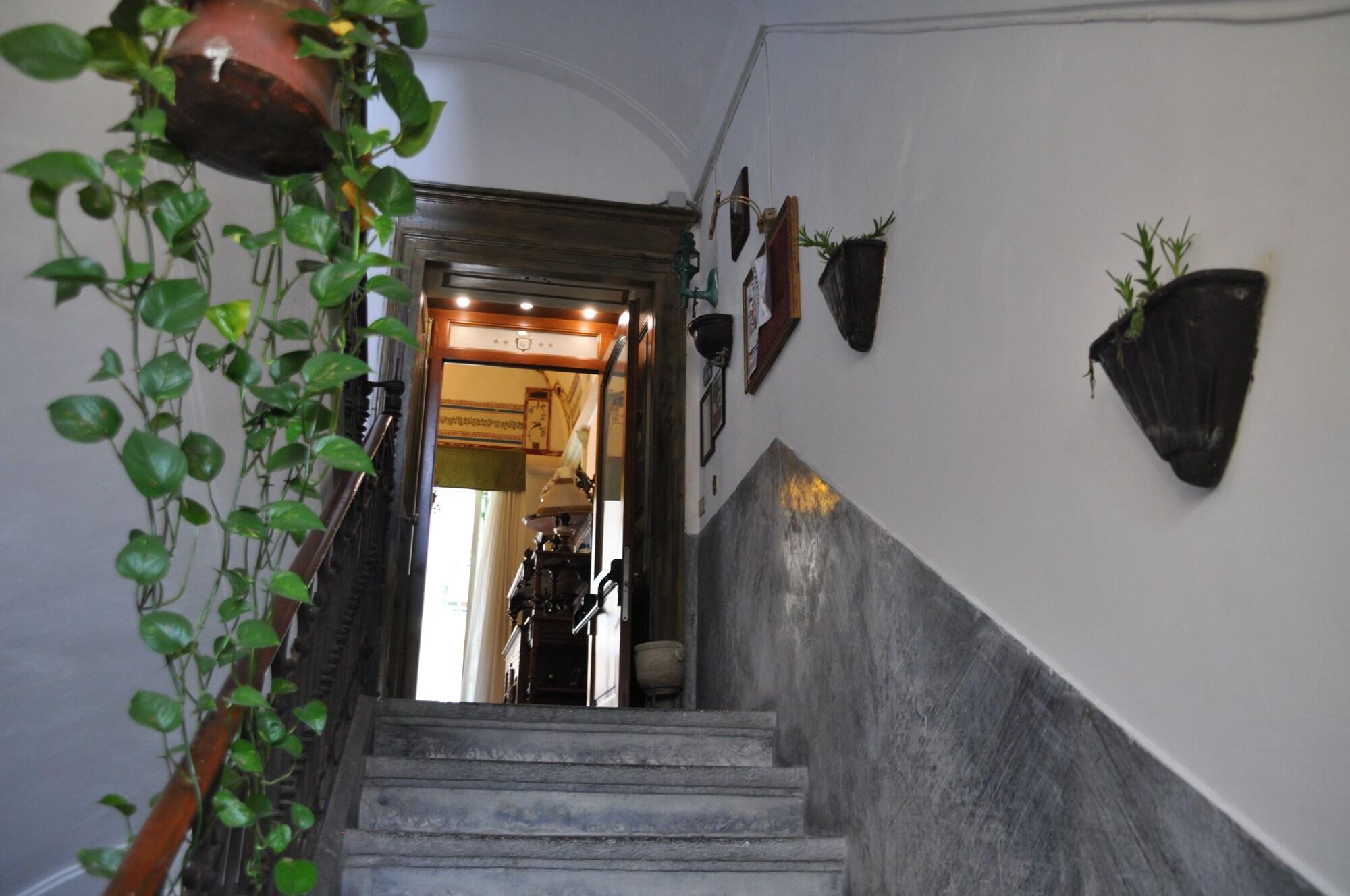 Varios Casa Raffaele Conforti