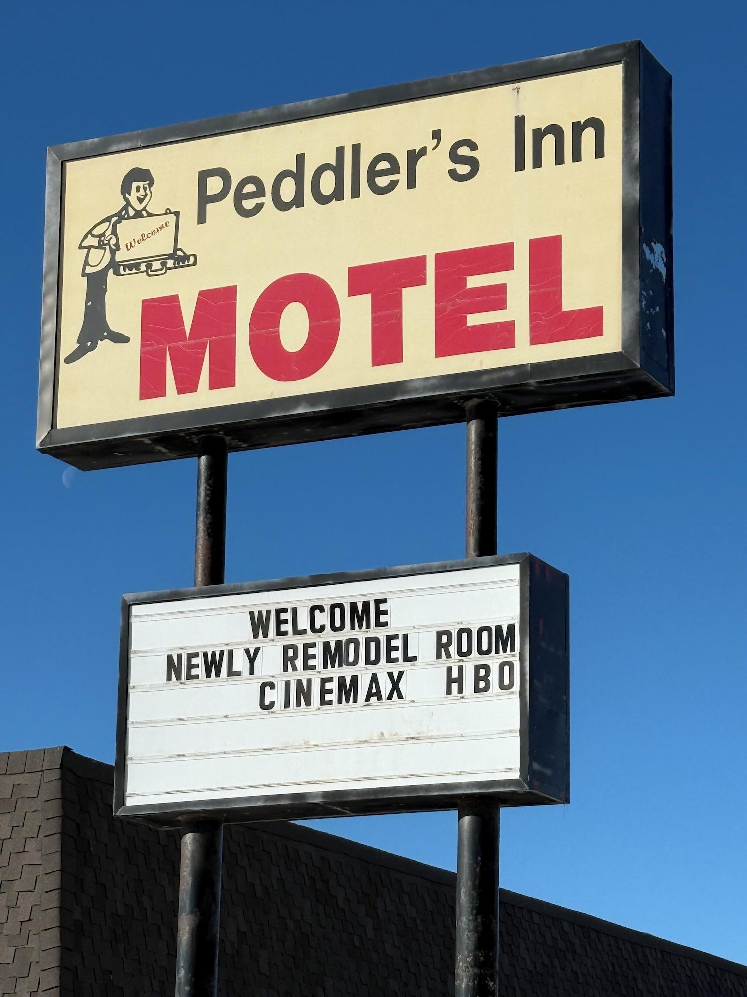 Varios Peddlers Inn Motel