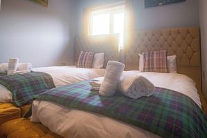 Alquiler Vacacional - Luxury 4 Bdrm Seaview Cottage by the Fairy Pools