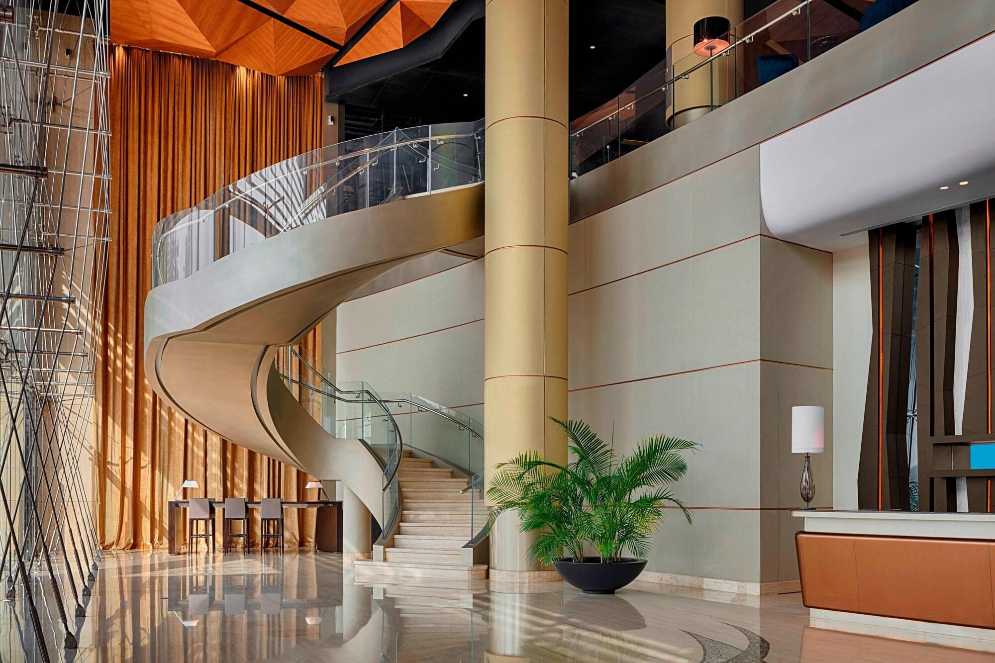 Vista Lobby The Westin City Centre Bahrain