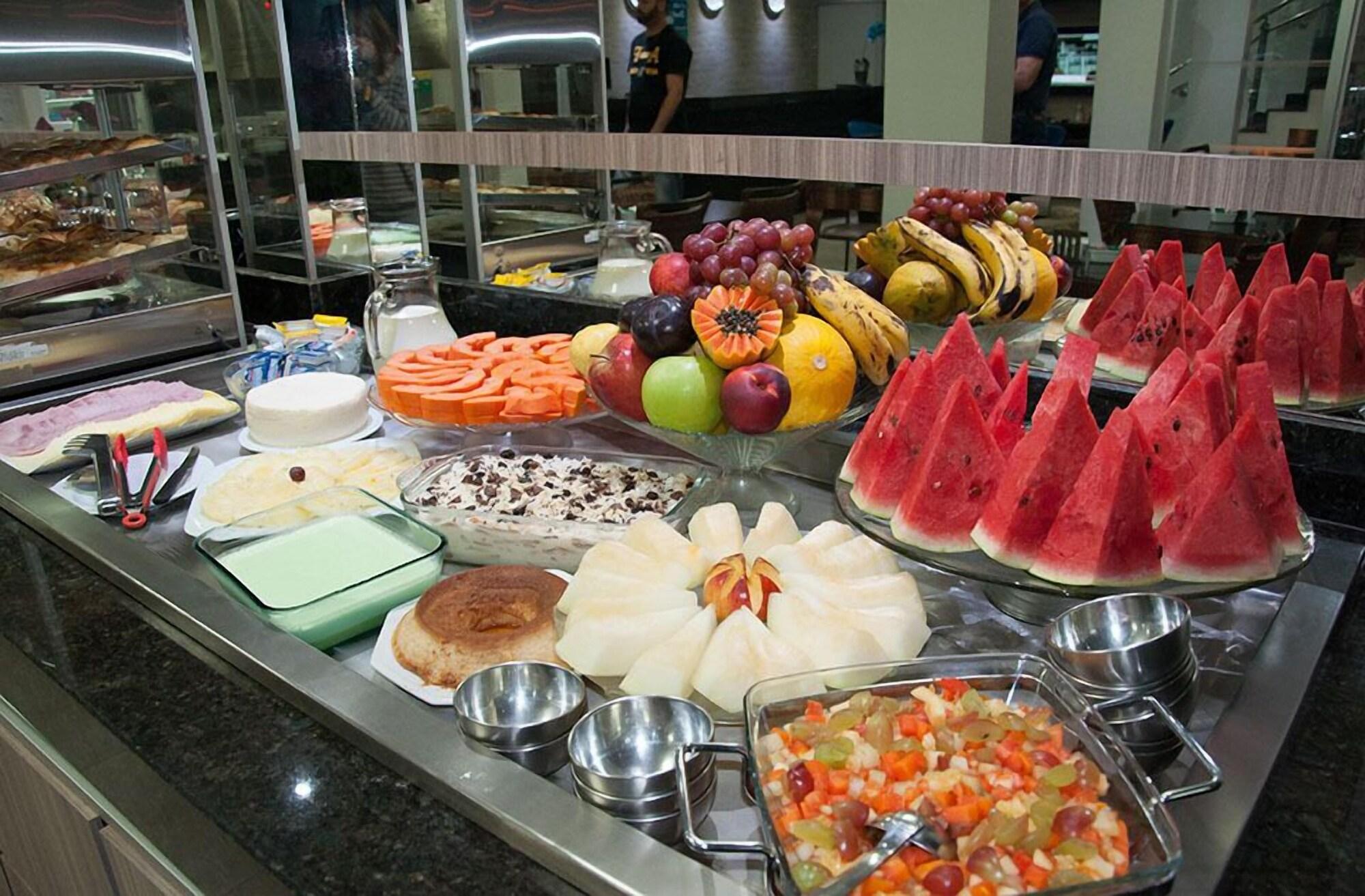 Varios Vitor Hotel II