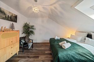 Alquiler Vacacional - Mariposa Stays: near lake, terrace with view, table football & parking