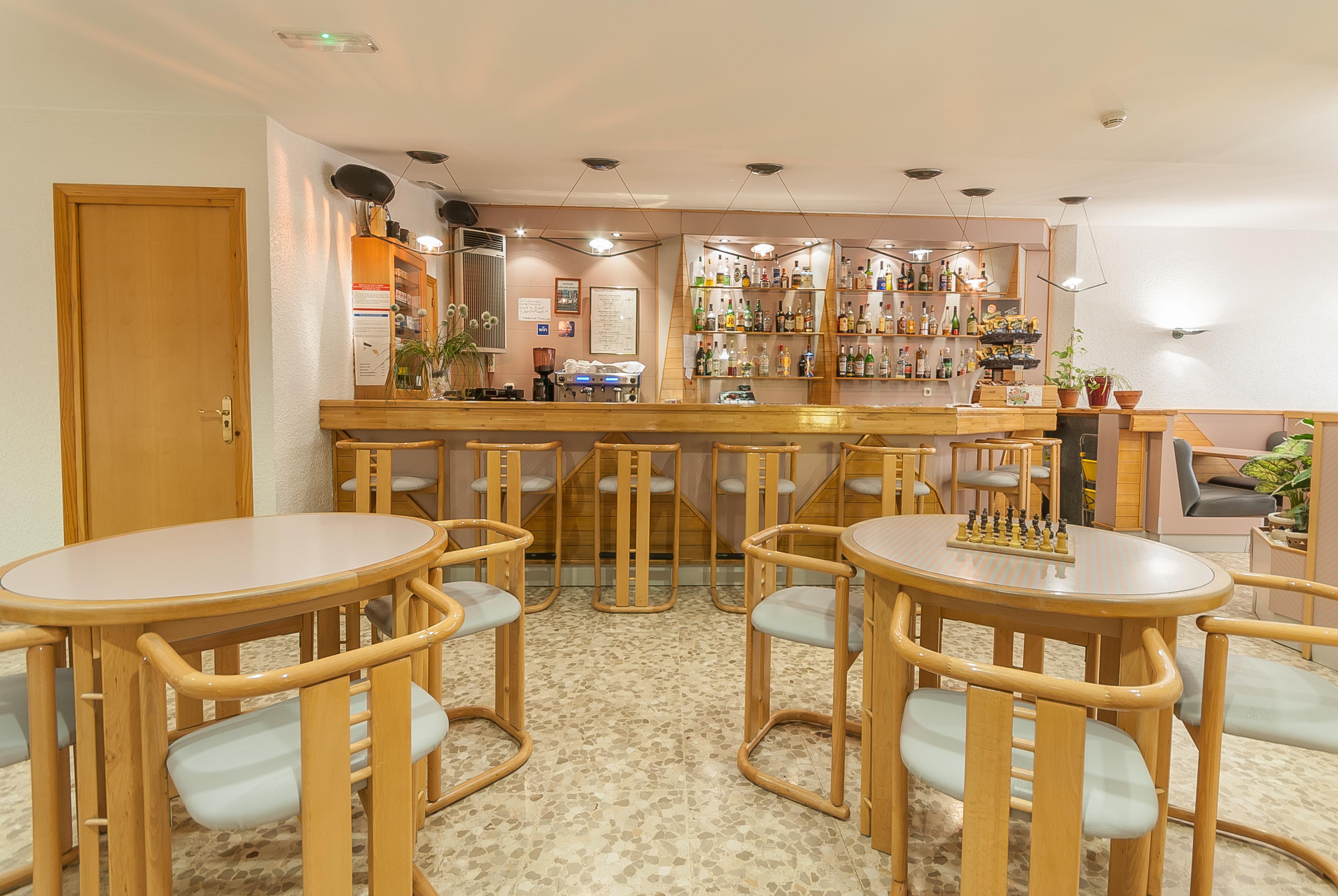 Bar/Salón Montecarlo