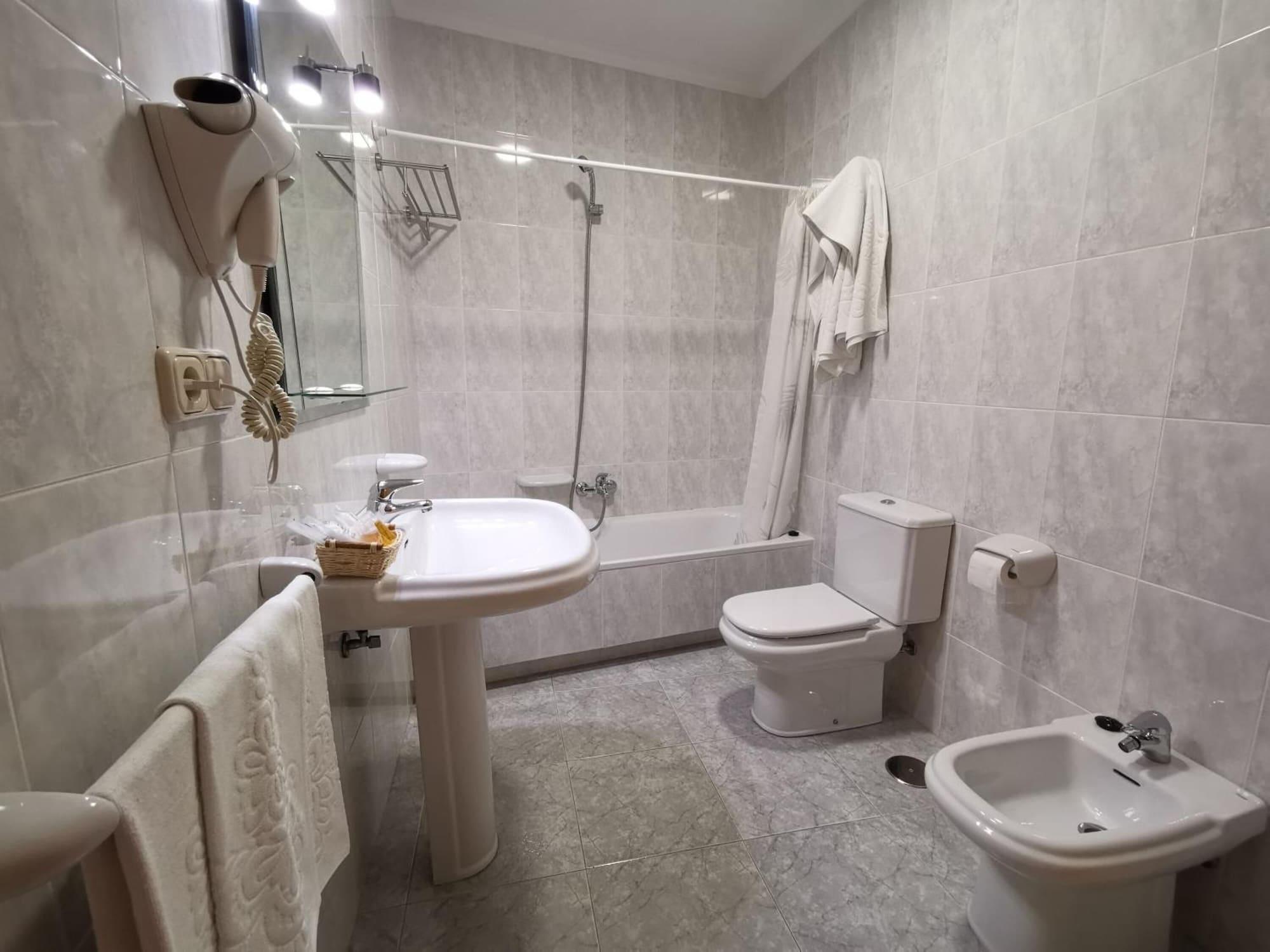 Equipamiento de Habitación Hotel Liñares