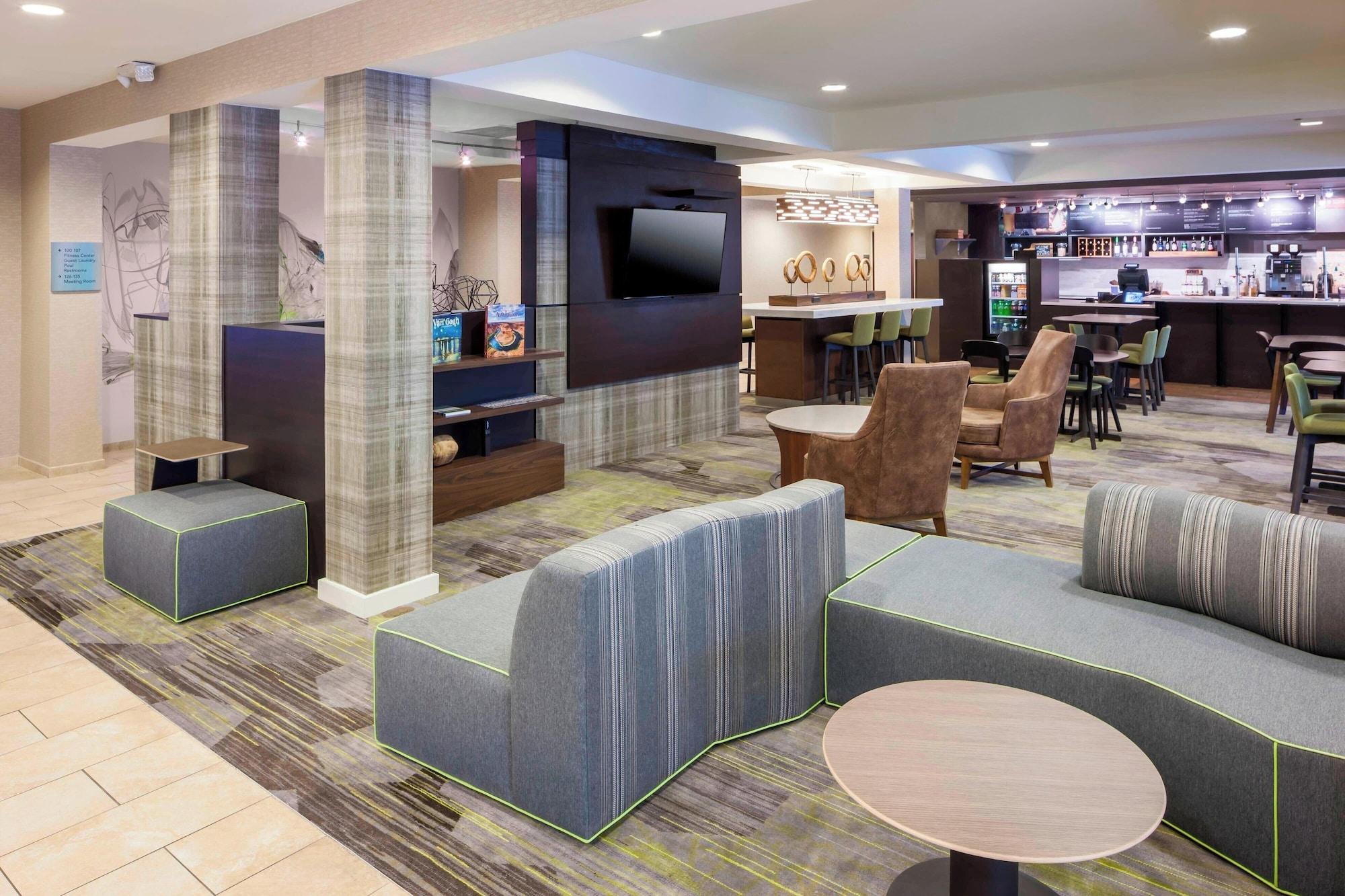 Vista Lobby Courtyard by Marriott Pensacola