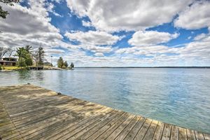 Alquiler Temporario - St Lawrence Waterfront Home w/ Grill and Deck!