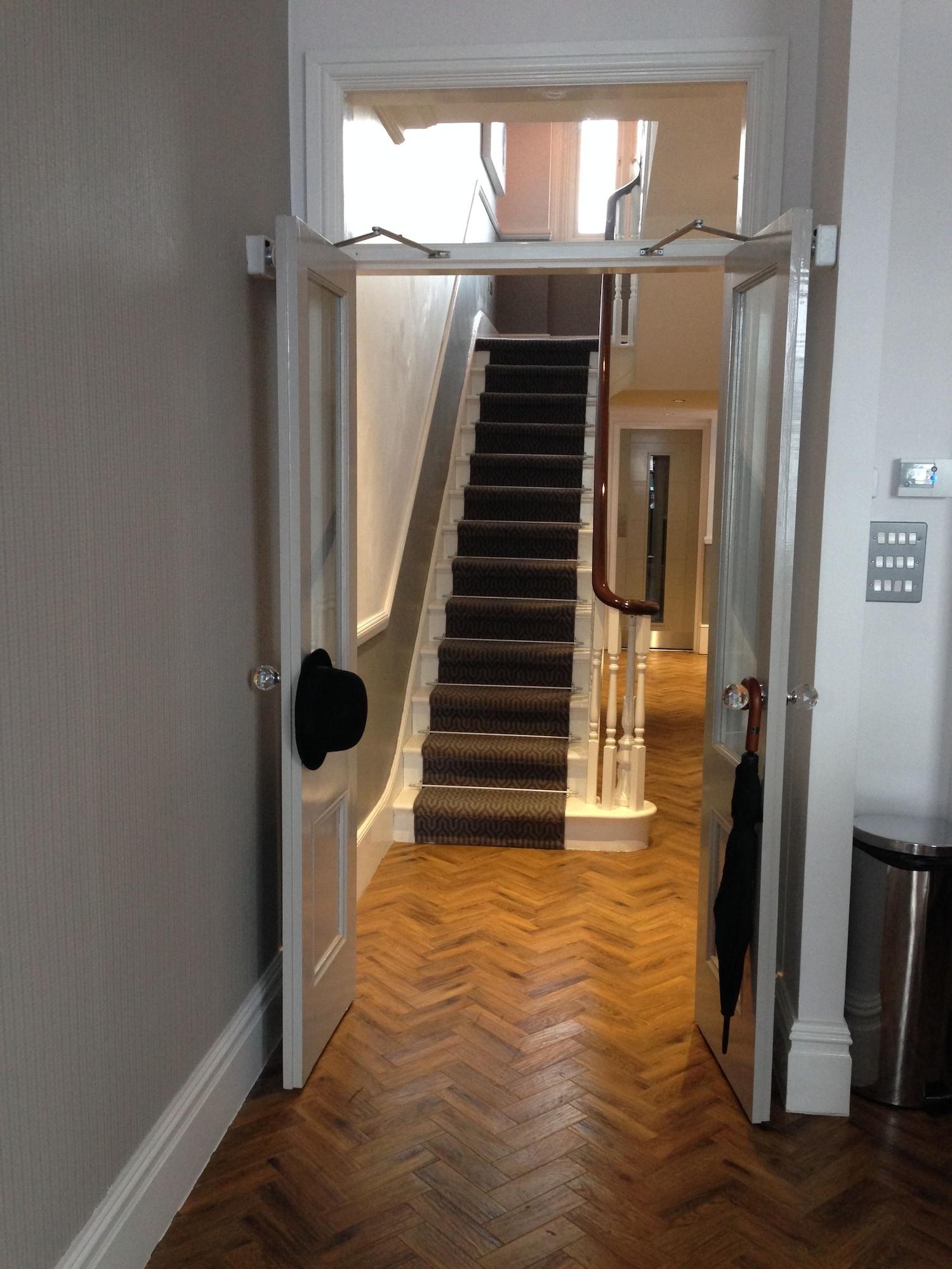 Varios The Beverley Hotel
