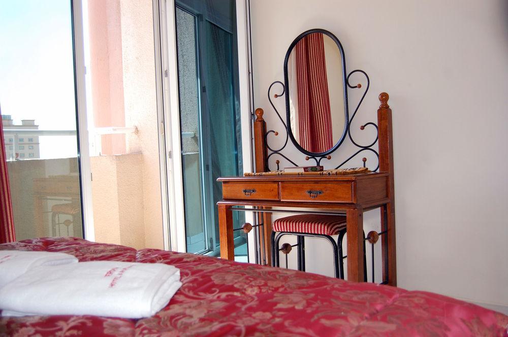 Equipamiento de Habitación Al Ferdous Hotel Apartment