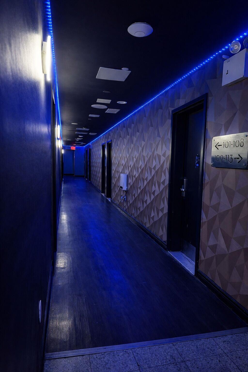 Varios Cabana Hotel Yankee Stadium