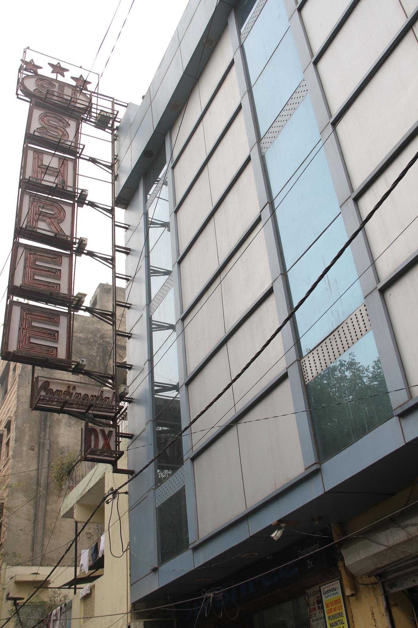 Vista Exterior Hotel Su Shree Continental