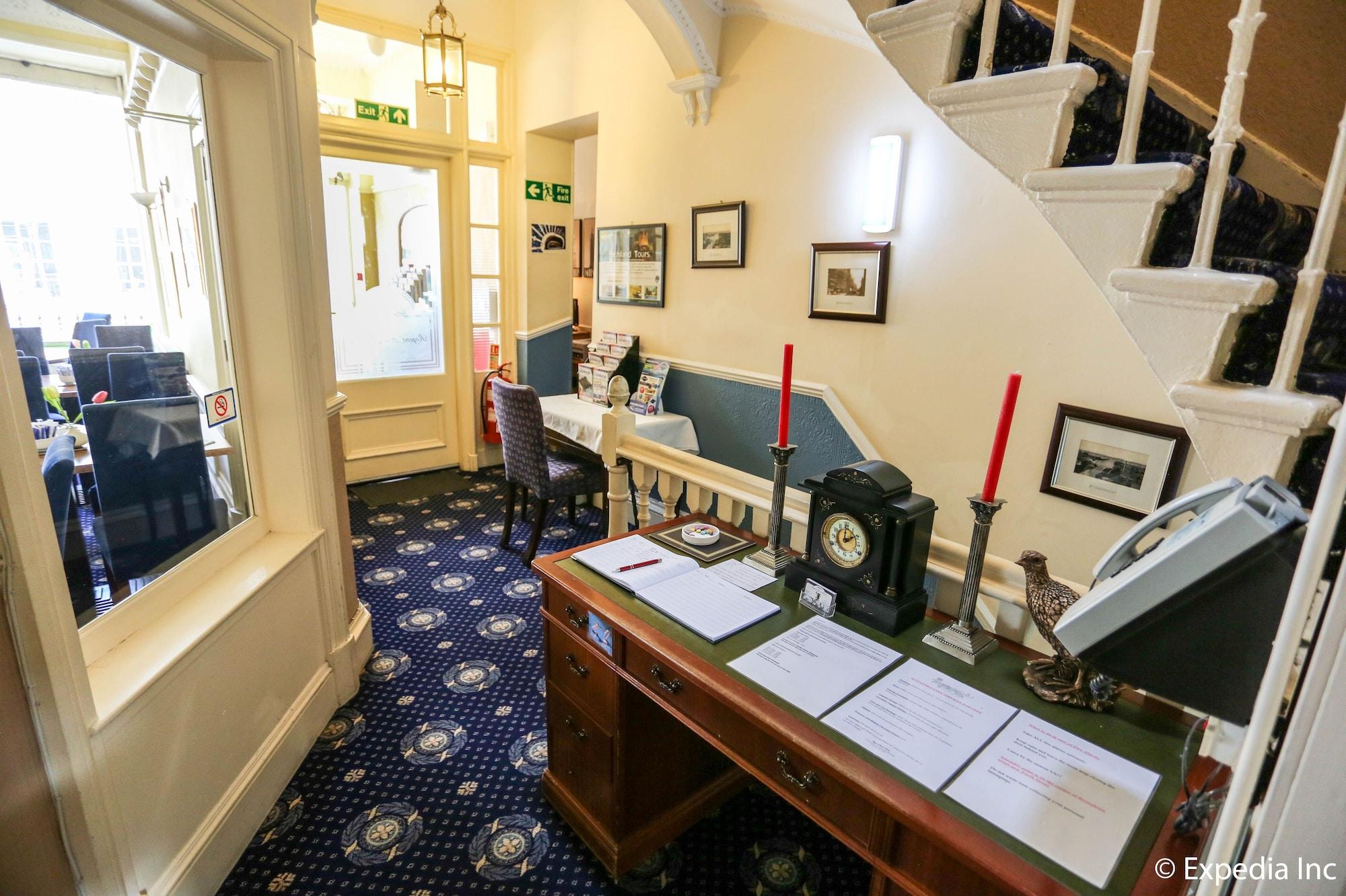 Vista Lobby Regent House Hotel