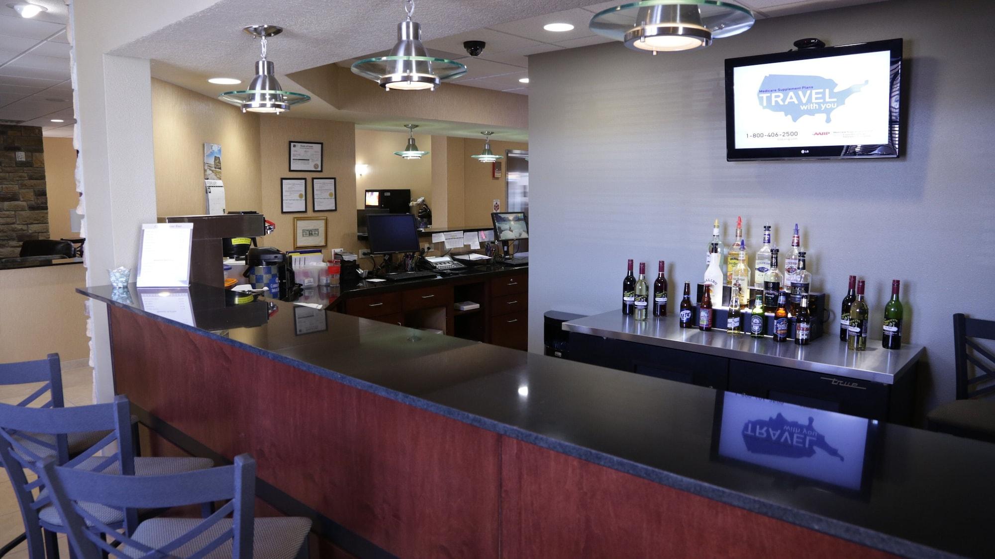 Bar/Salón Cobblestone Inn & Suites - Marquette/Prairie du Chien