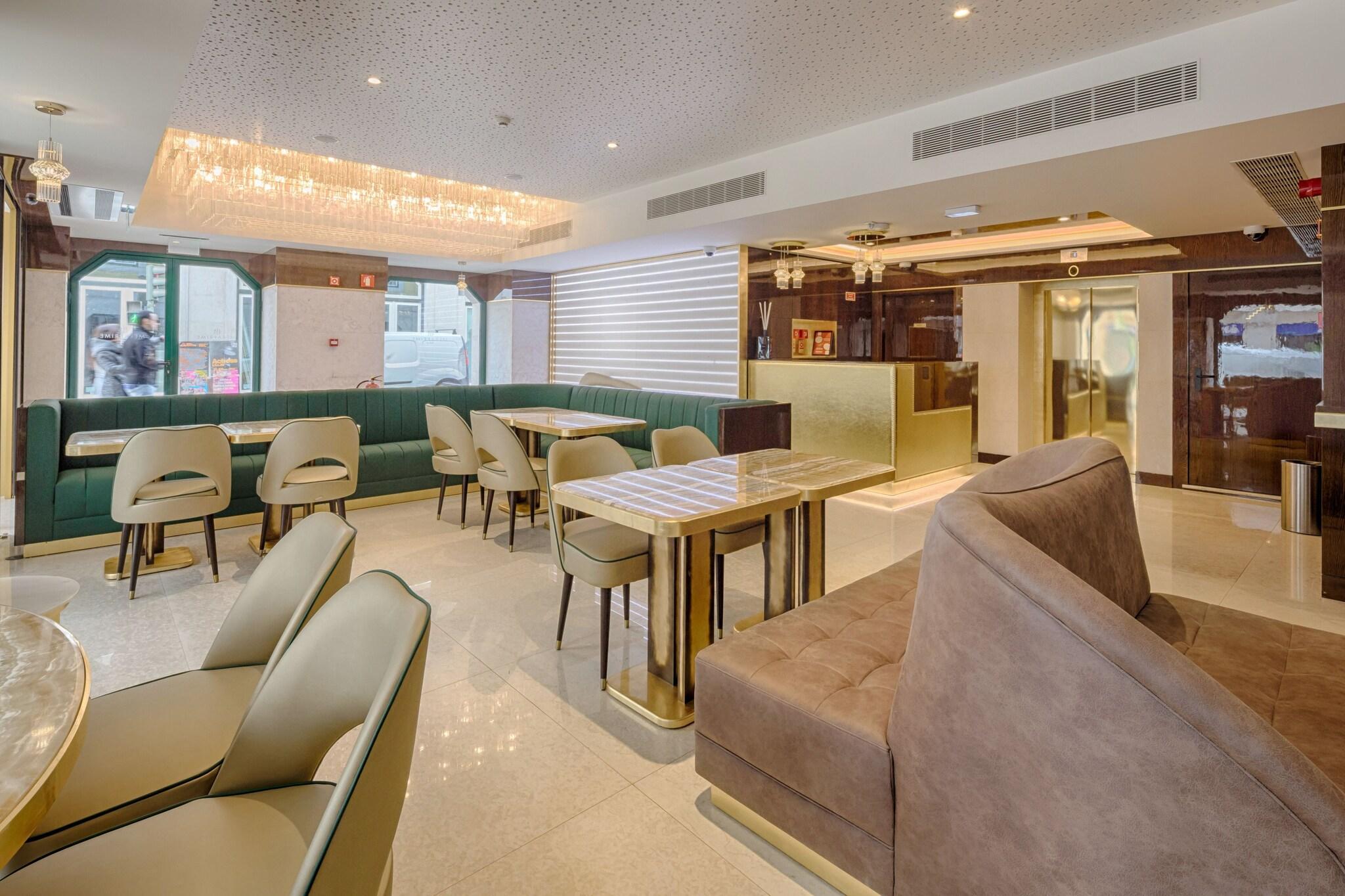 Bar/Salón MeraPrime Gold Design Hotel