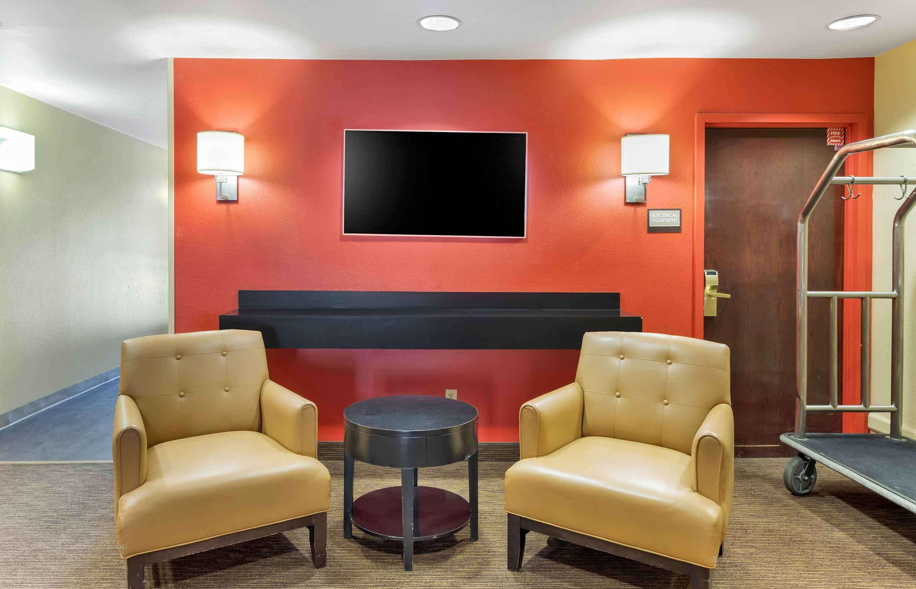 Vista Lobby Extended Stay America Suites Los Angeles Valencia