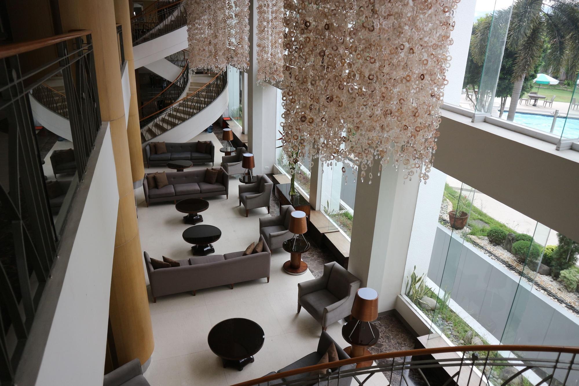 Vista Lobby Garden Orchid Hotel