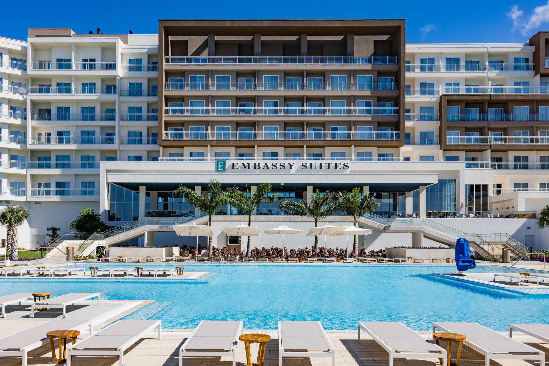 Vista Piscina Embassy Suites By Hilton Aruba Beach Resort